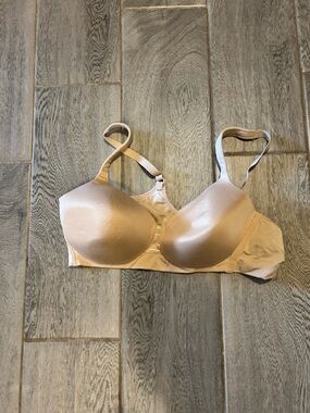 Vanity Nude Smooth t shirt  Bra -size 42 B